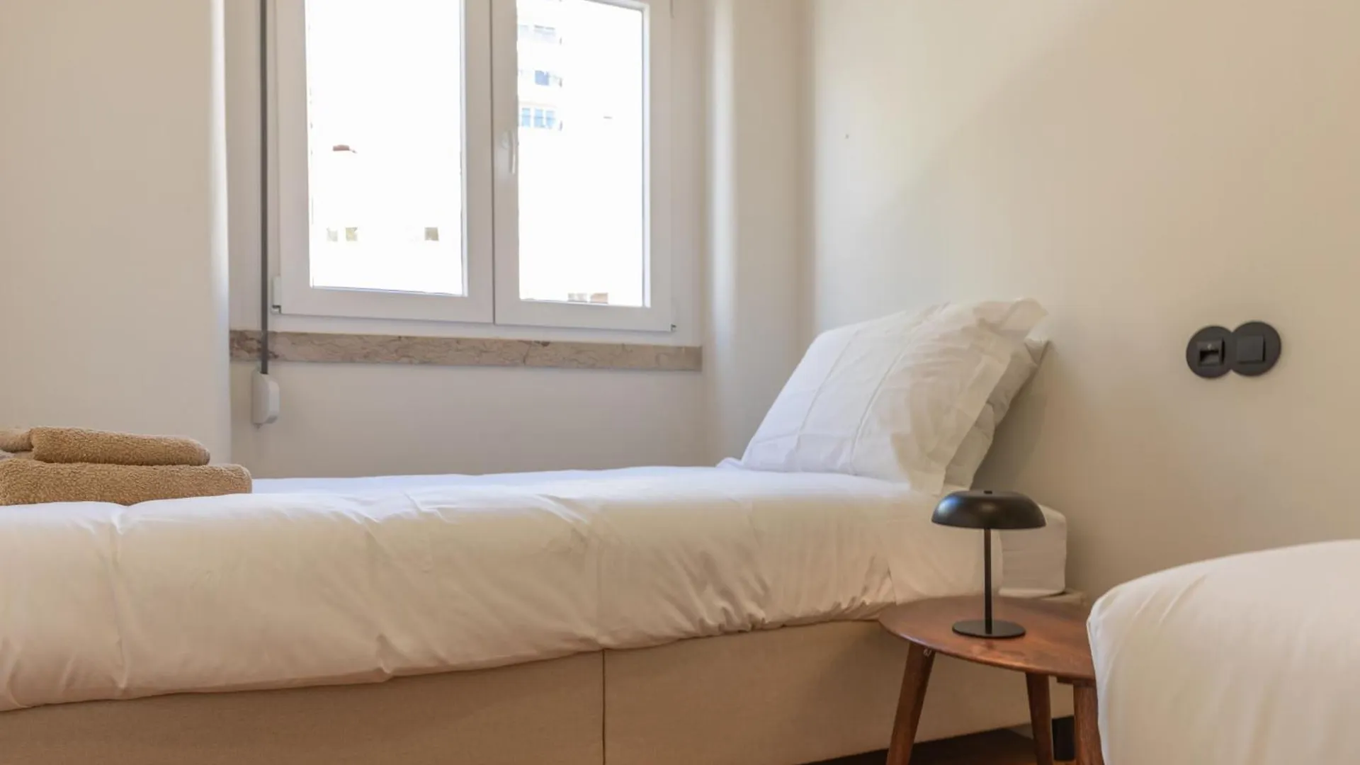 Alvalade 58 - Charming 2 Bedroom Apartment With Ac Near The Airport And City Center Lisbon