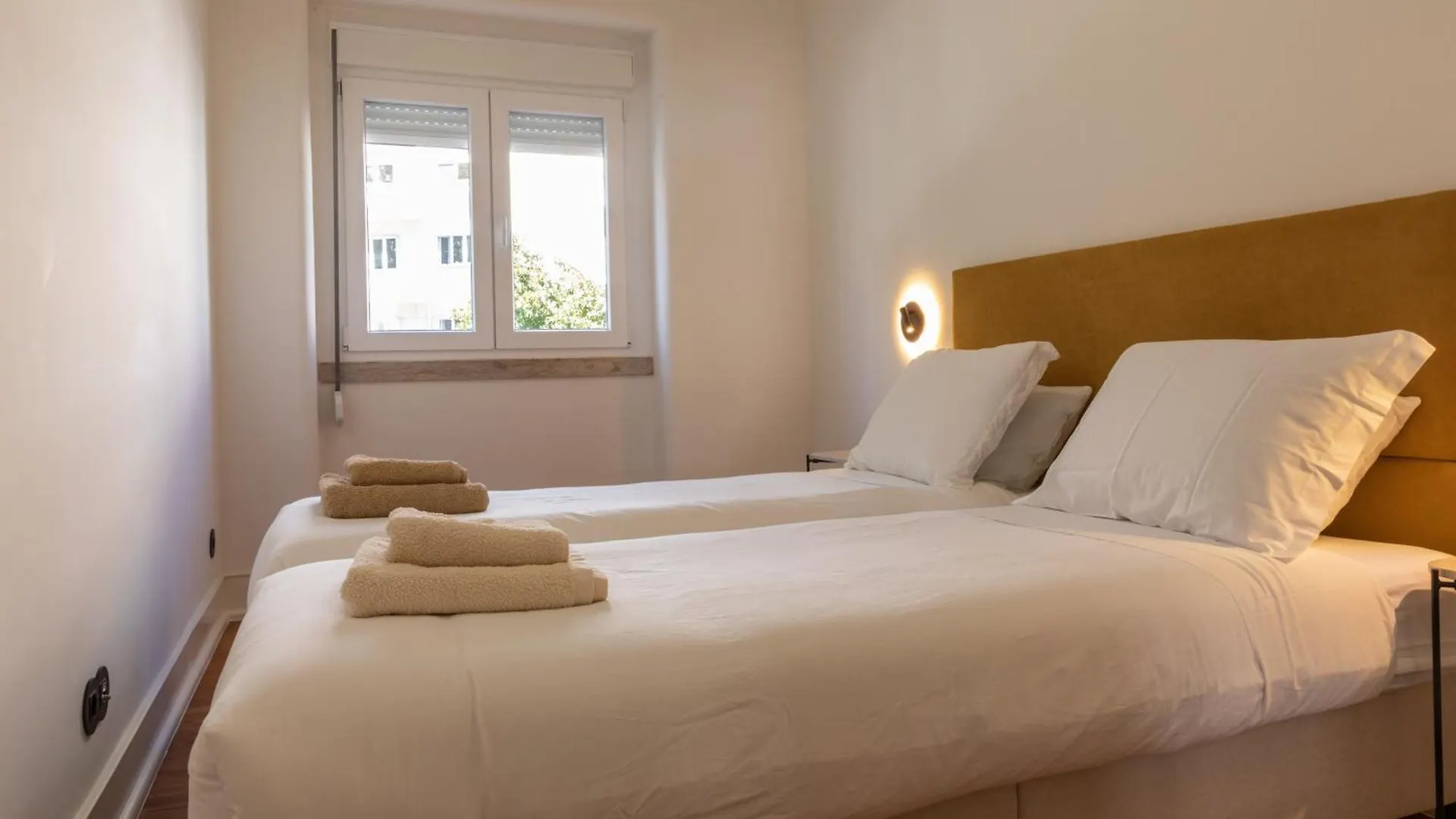 Alvalade 58 - Charming 2 Bedroom Apartment With Ac Near The Airport And City Center Lisbon
