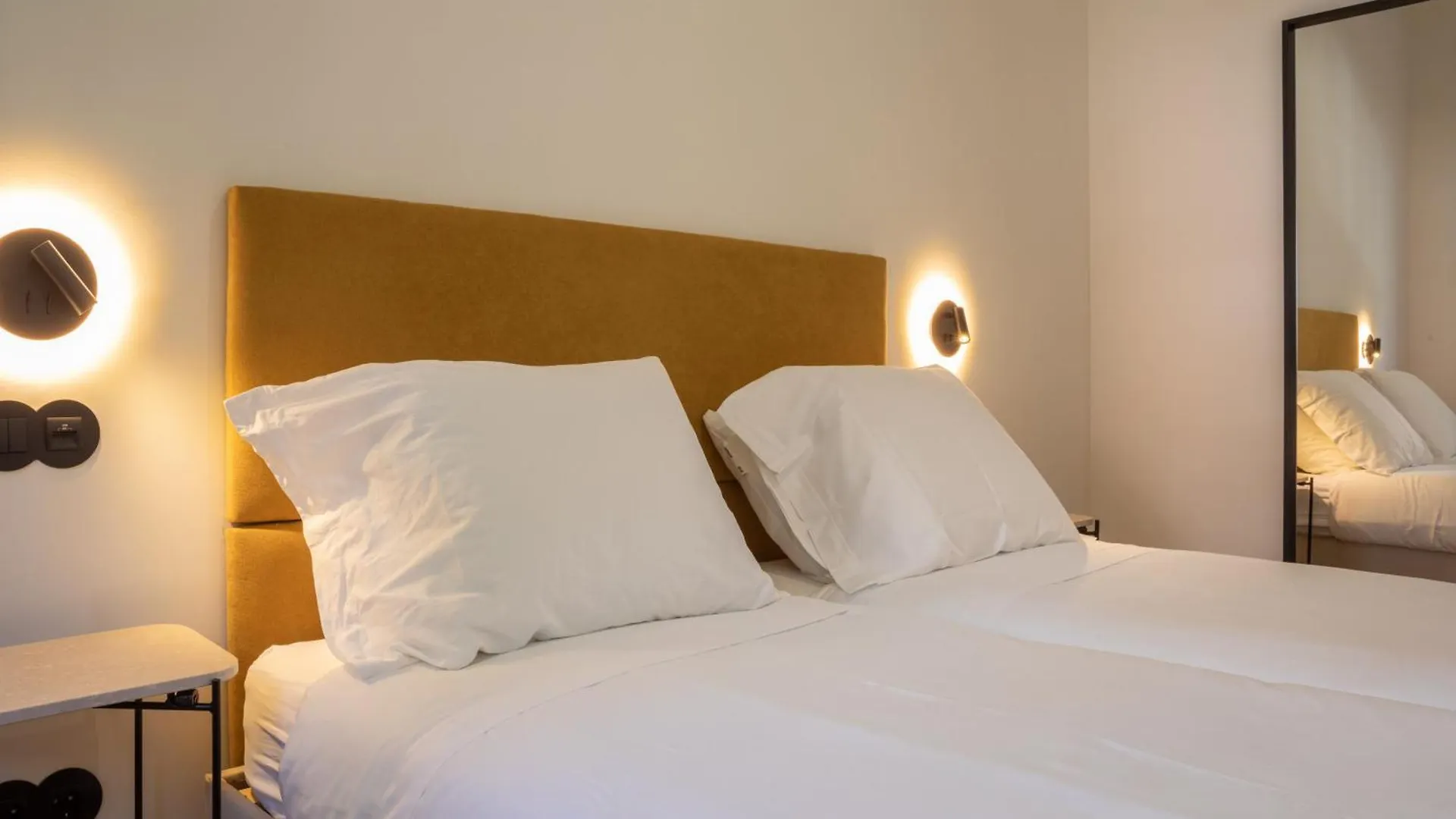 Alvalade 58 - Charming 2 Bedroom Apartment With Ac Near The Airport And City Center Lisbon Portugal